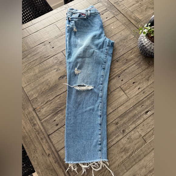 Tommy Hilfiger Slim Boyfriend Distressed Jeans, size 8. - Picture 3 of 10